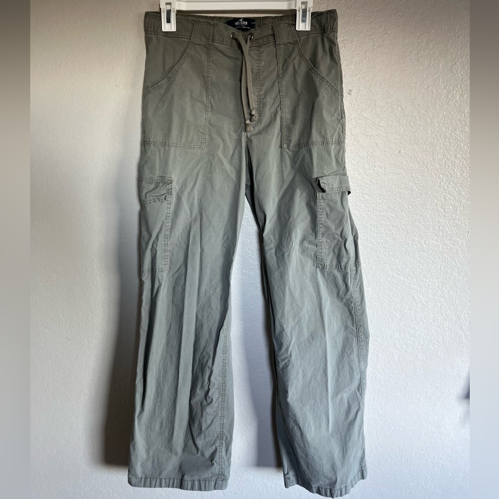 Adjustable Rise Baggy Cargo Pant | Army Green | Size Medium | Hollister